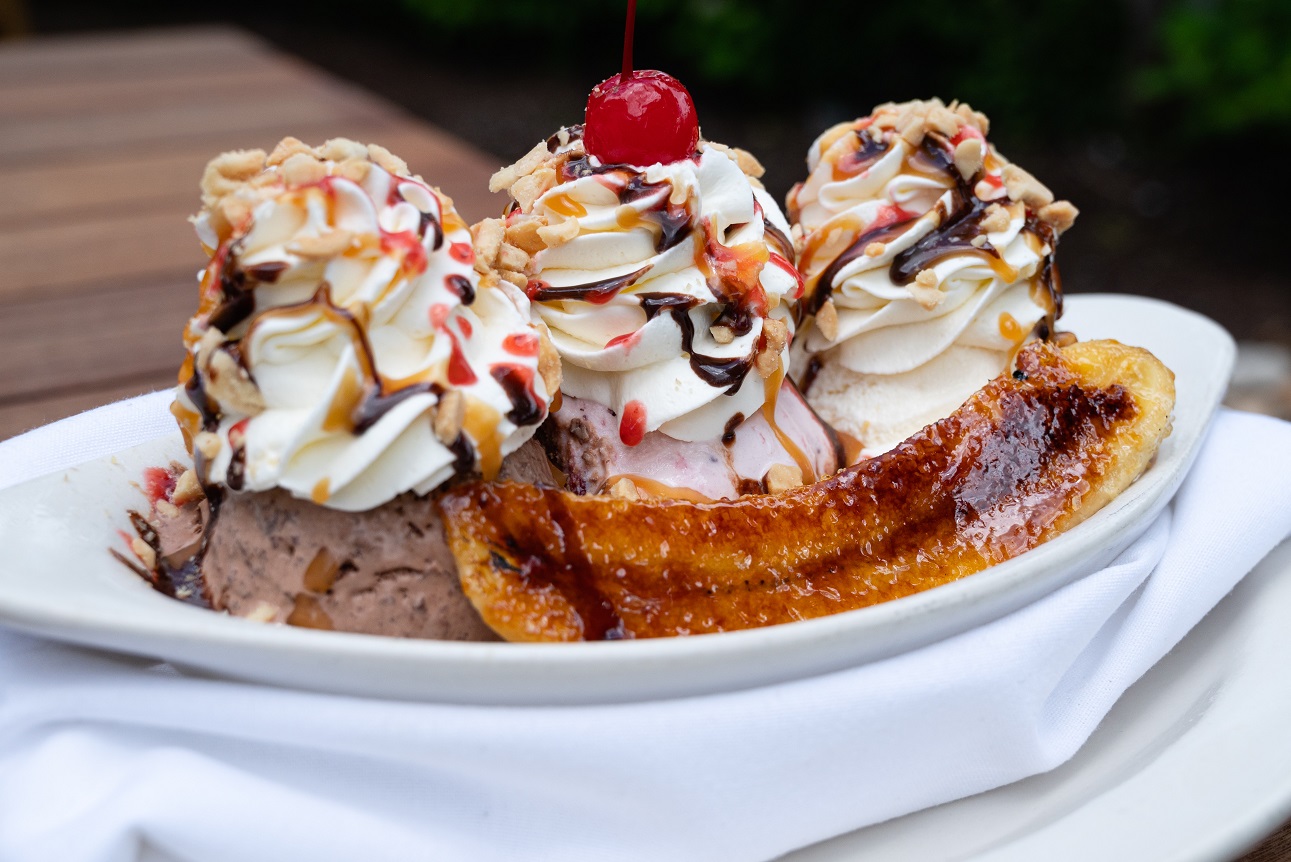 SUNDAE ICECREAM PHOTO BY Molly Keesling
